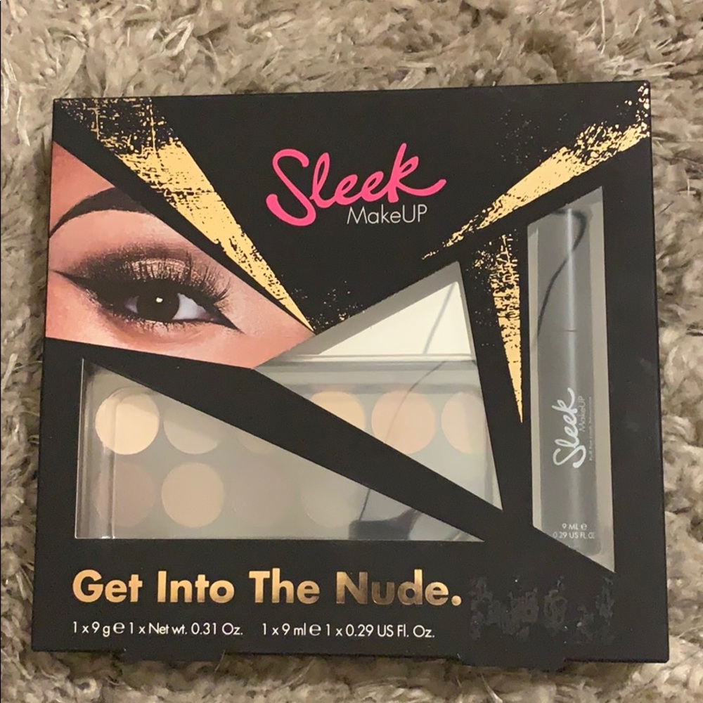 New Sleek Makeup Set